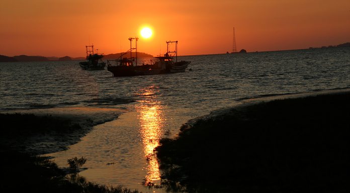 창후리 선창가에서 본 낙조