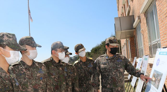 방공관제사. 교통사고 사례 현장사진 전시회 개최