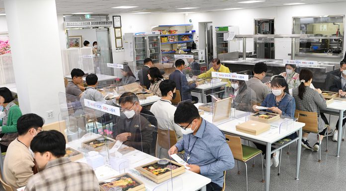 전등사, 코로나19 고생하는 공직자 찾아 사찰음식 나눔